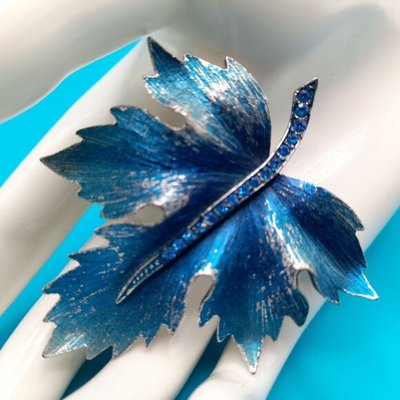 Vintage Blue Oak Leaf Silver Tone Brooch Pin with Blue Rhinestone Accents 1970s - Picture 2 of 8